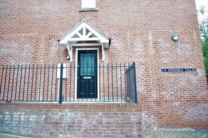 Private Entrance- click for photo gallery